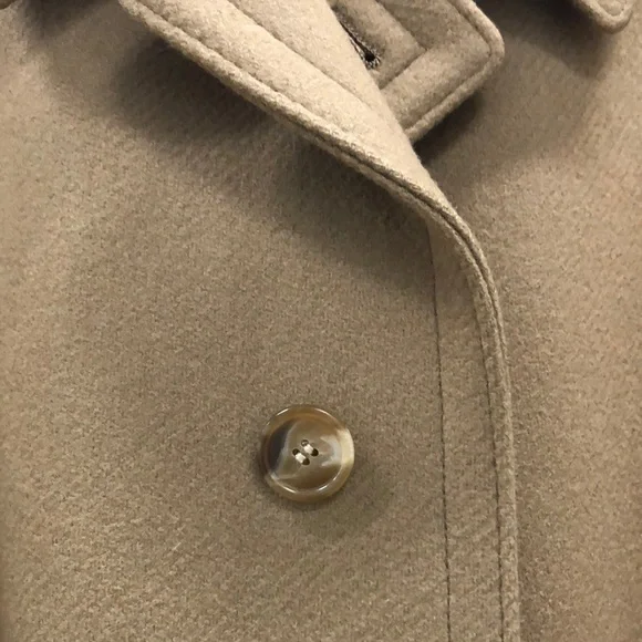 Classic Tan Men's Overcoat - Picture 3 of 8